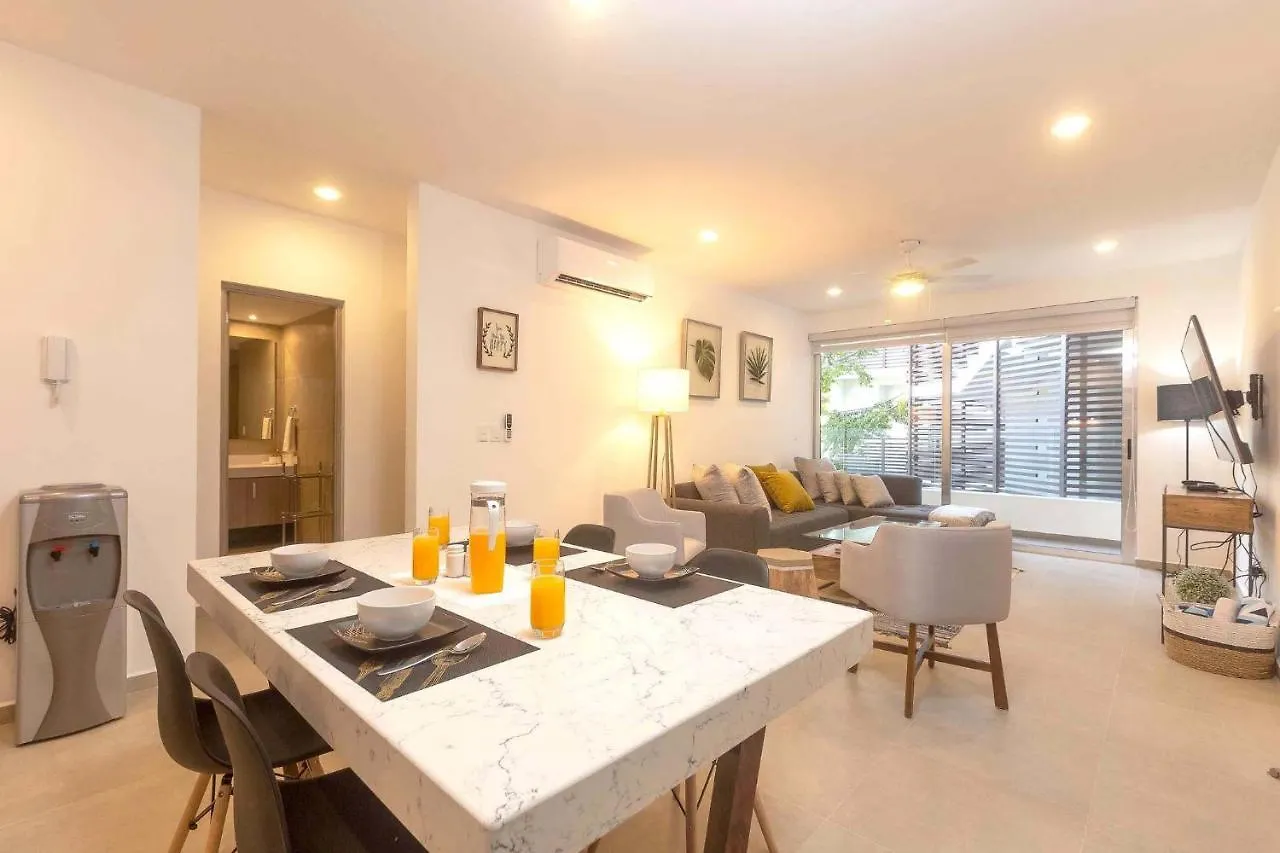 Holiday home One Br Great Location, Large Roof Pool With Beautiful Views, Gym Included! Villa Playa del Carmen