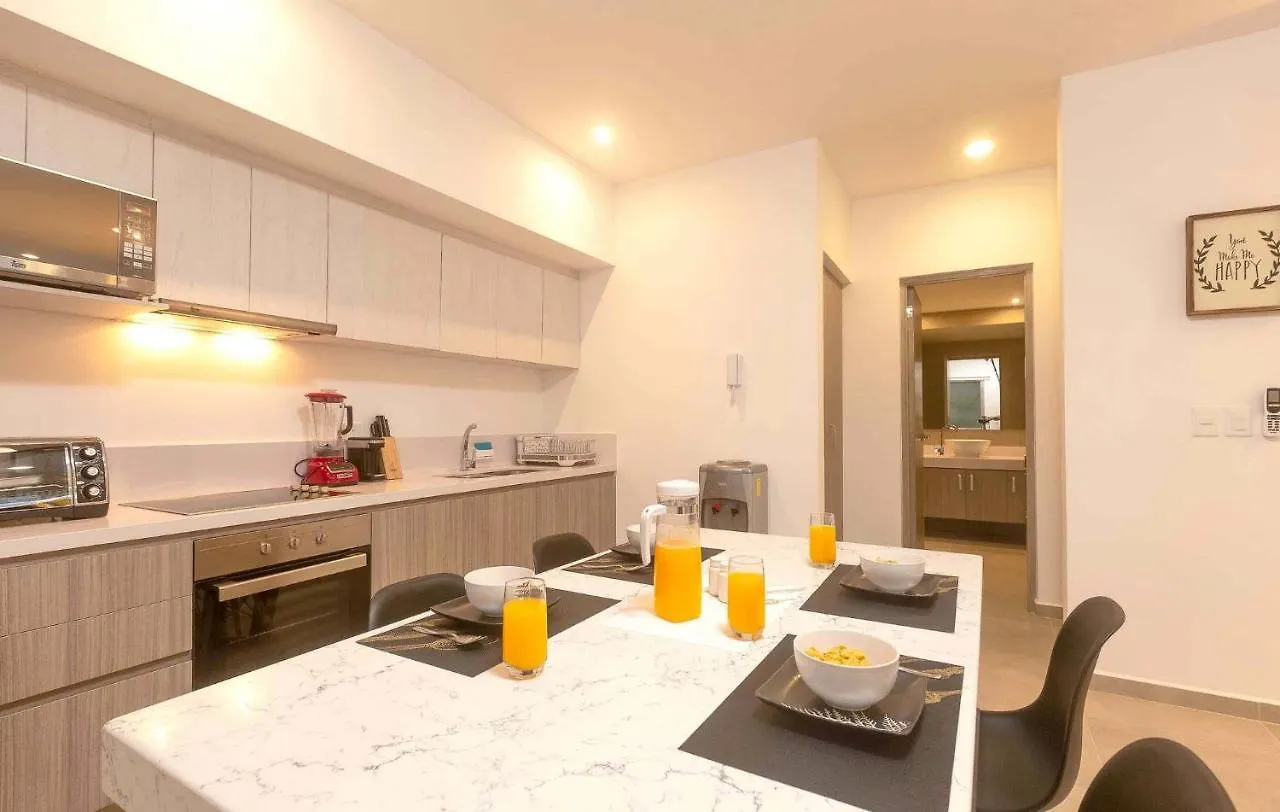 Holiday home One Br Great Location, Large Roof Pool With Beautiful Views, Gym Included! Villa Playa del Carmen