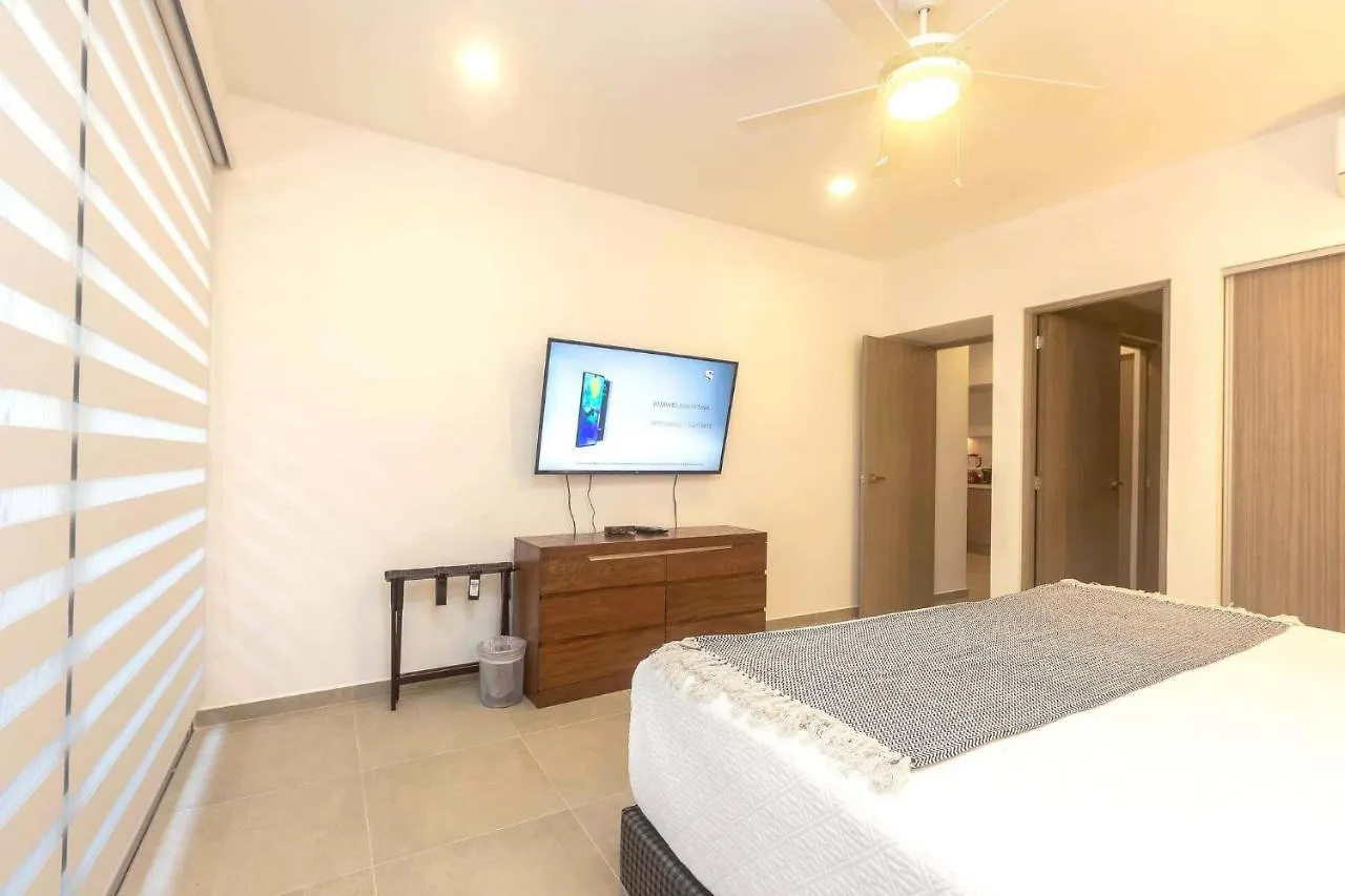 Holiday home One Br Great Location, Large Roof Pool With Beautiful Views, Gym Included! Villa Playa del Carmen Mexico