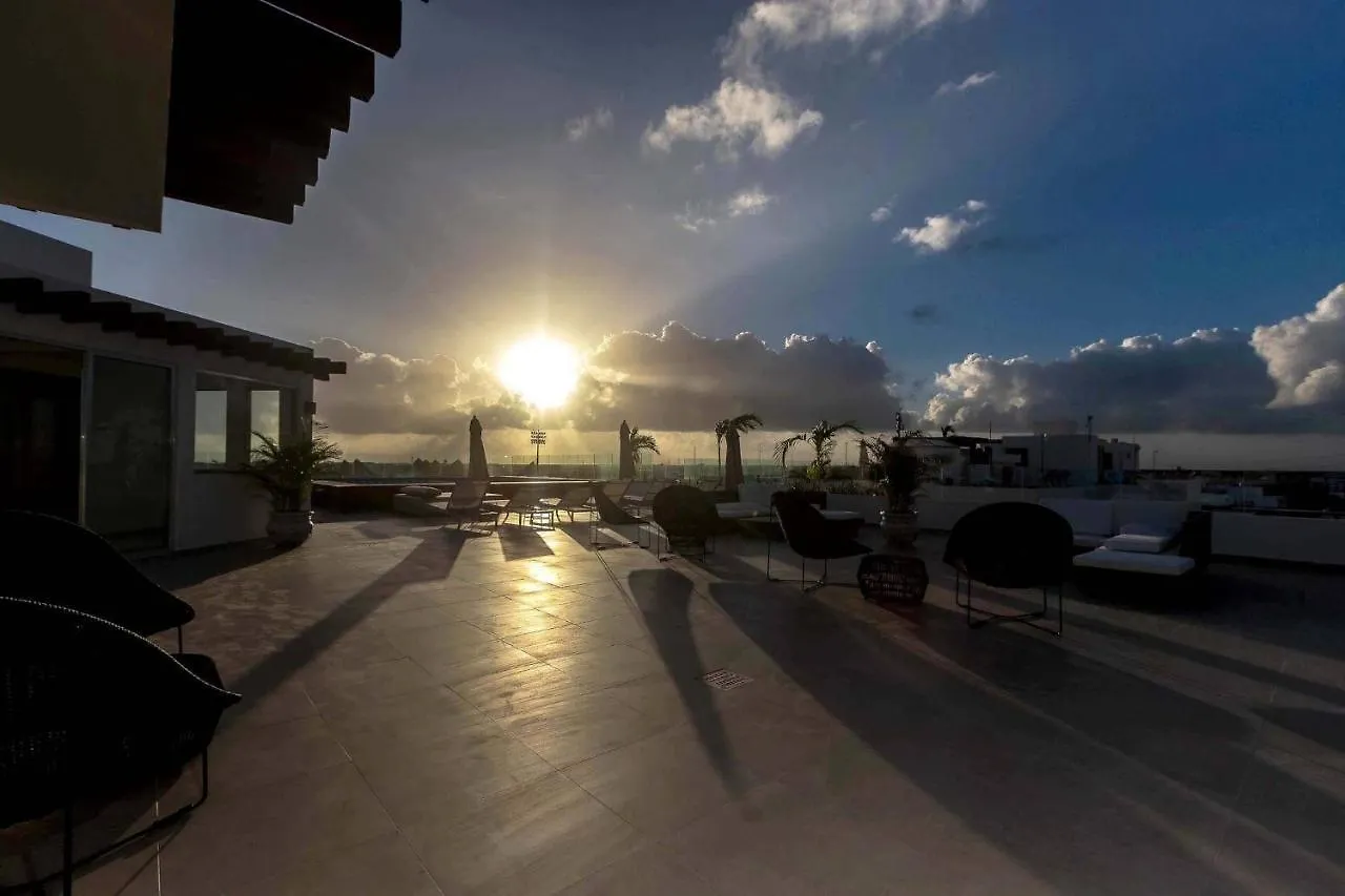 One Br Great Location, Large Roof Pool With Beautiful Views, Gym Included! Villa Playa del Carmen Holiday home